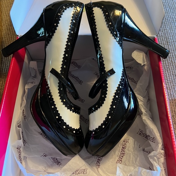 Funtasma Shoes - Women’s Funtasma Contessa Black and White, 4 inch Heels size 8M